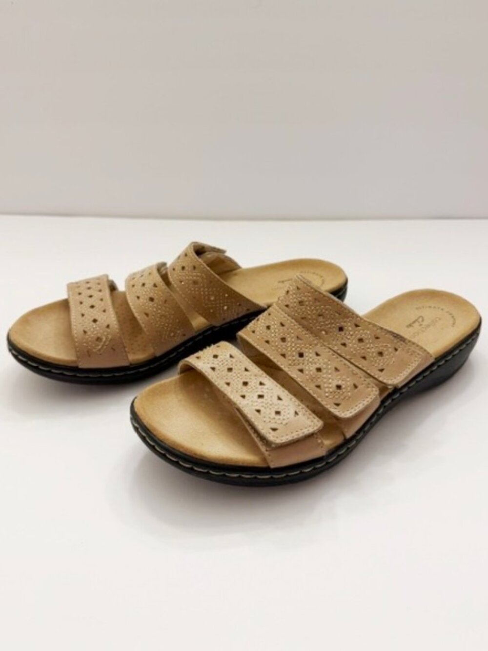Clarks Collection Ultimate Comfort Leisa Spice Tan Leather Slip On Sandals 8.5